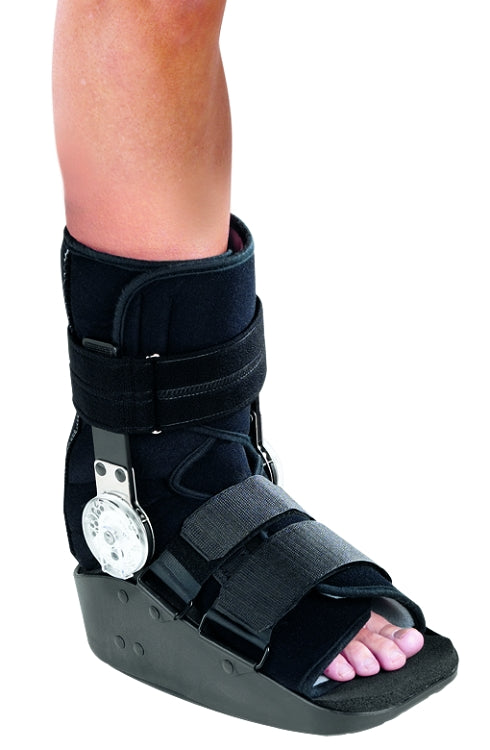 MaxTrax™ ROM Walker Cast Boot Short